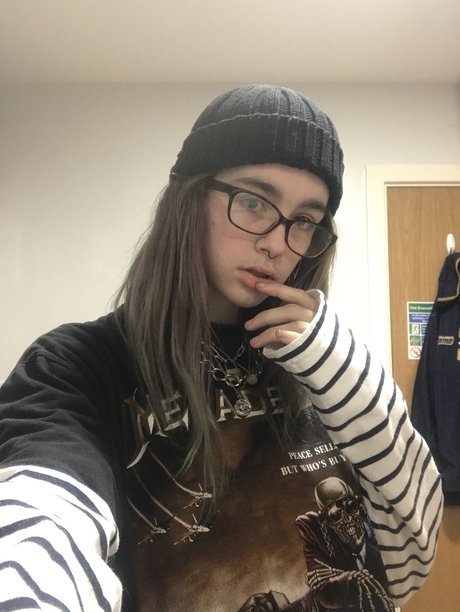 Dumbieheadass star pretty photo