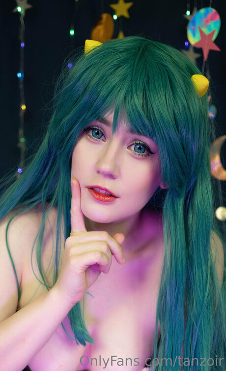 Ecchizoir nudes actress pic