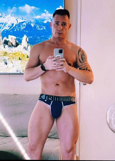 Act100_ nude star image