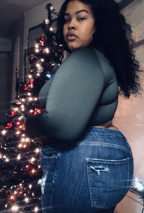 Gege Genocide star nudes pics