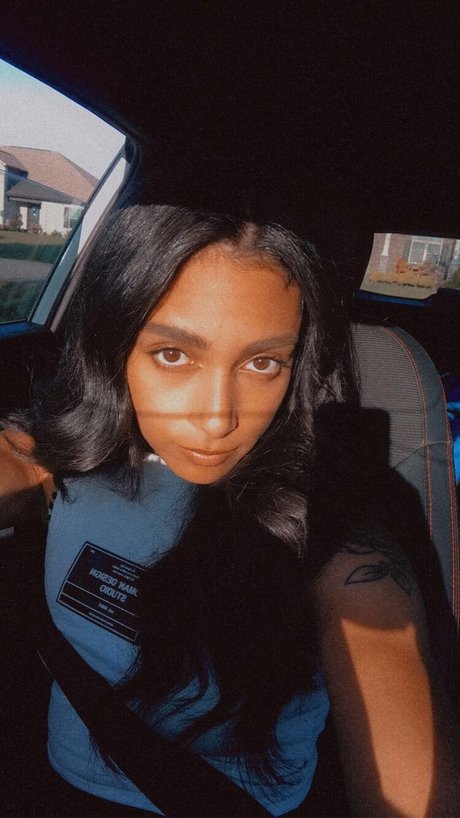 Dyani Bby nude star gallery