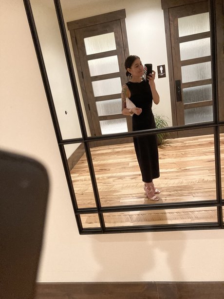 Sophia Banks exclusive actress pics