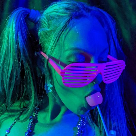 Mysterious Candy Premium hot model pic