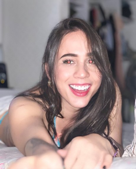 Avril Goyes star best image