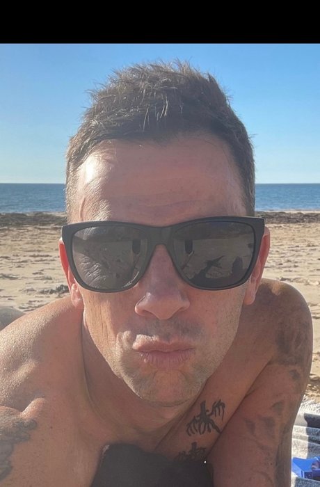 Naked Russ erotic model img