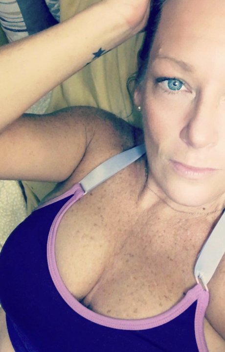 NIAM01 sexy model pic