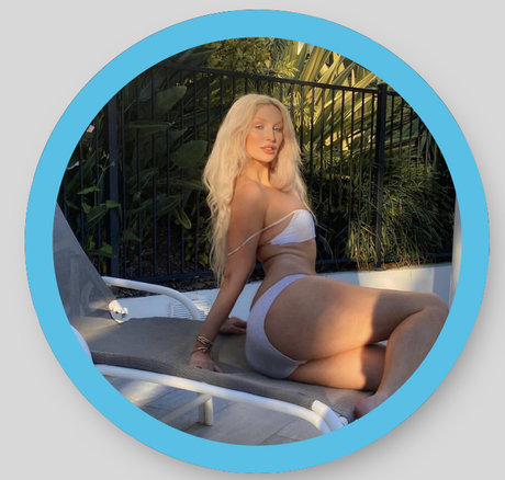 Nadia Paris porn star pics