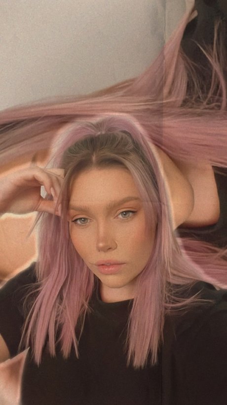 Emmy D model nice pic