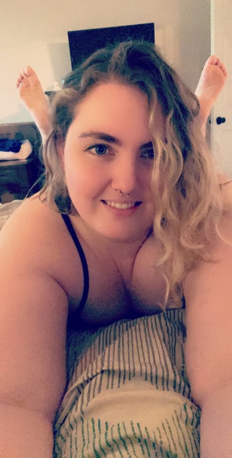 Curvy Corn_ nudes model photo