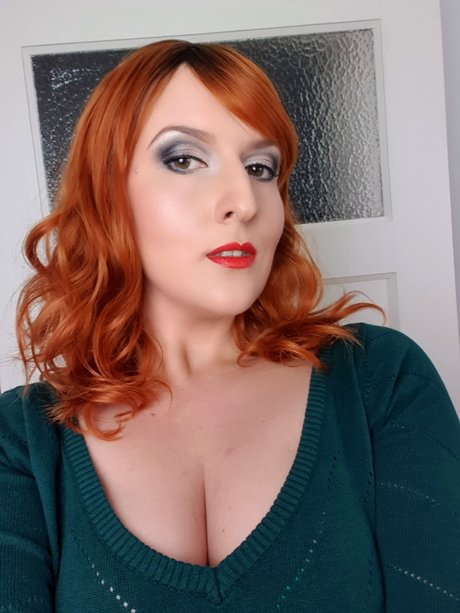 Miss Leonie pretty star archive