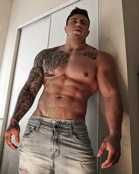 Dano Ruiseco model art pics