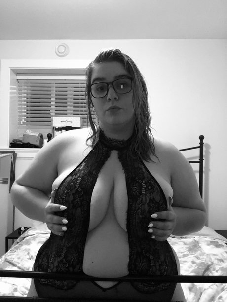 Darla Rose naked model pictures