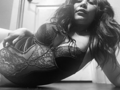 deisy model hot photos