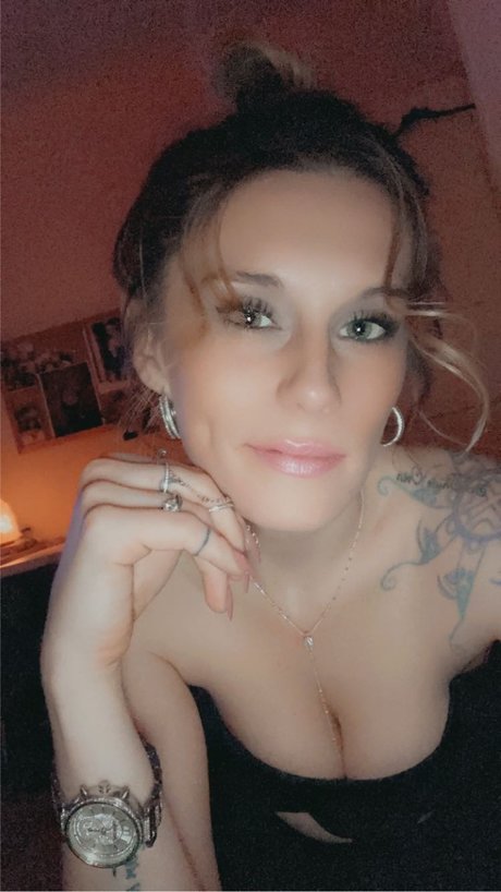 Dark Tanyon pornstar art pictures