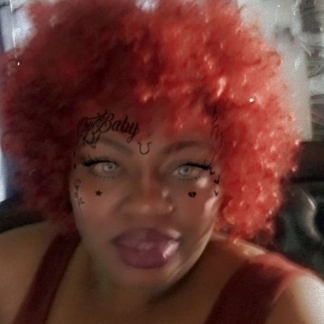 MzHonee420 model pornographic archive