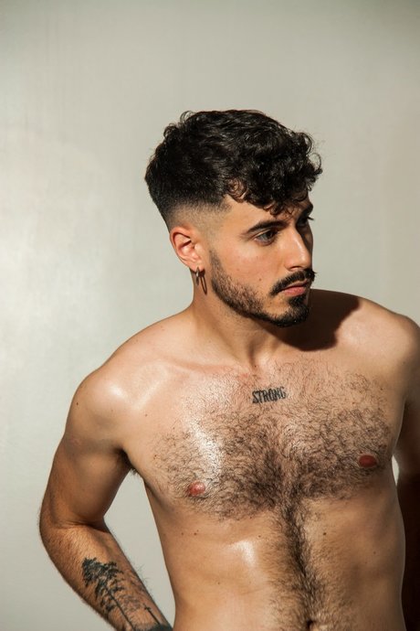 Frewtwojota pretty pornstar pics