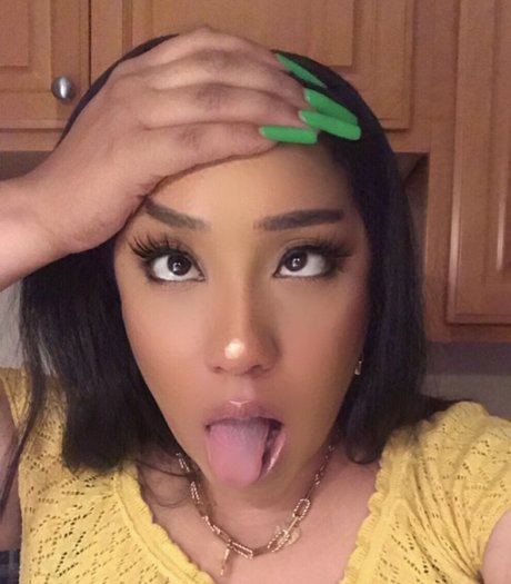 Kaynani hot star img