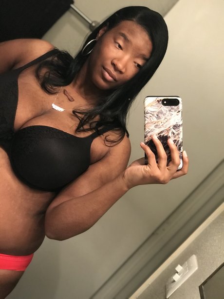 Goddess Gem pornstar exclusive photos