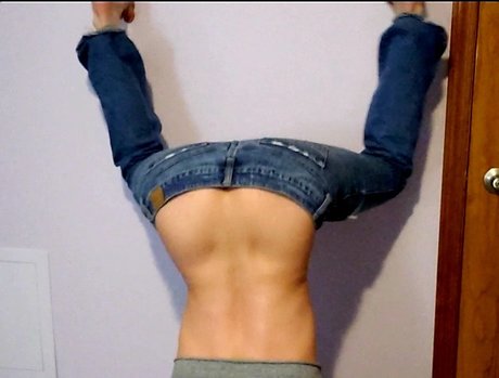 Natural Kelly s Butt Crack hot pornstar images