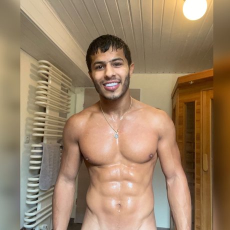 Freehunkmo pornstar naked pics