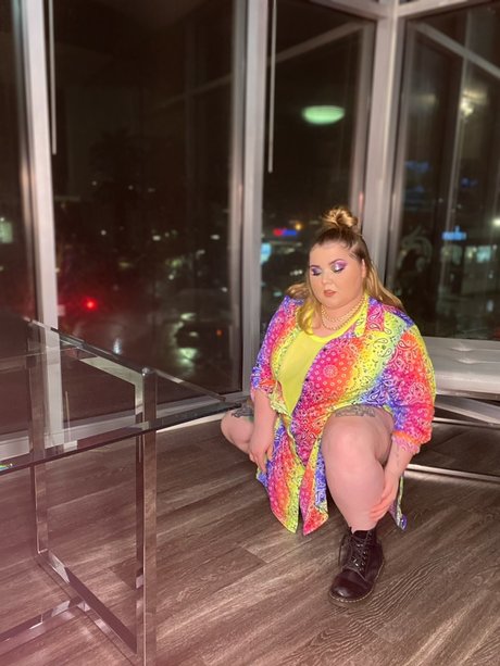 Curvydreamz nudes pornstar img