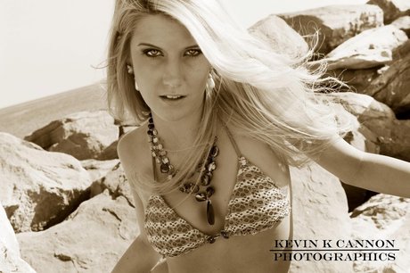 Dirty Blonde art star image