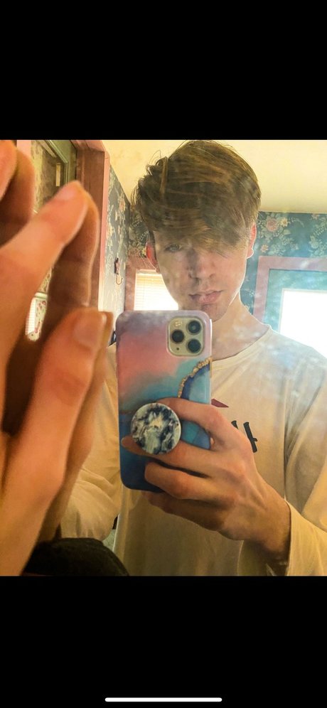 NaughtyJohny pornographic actress picture