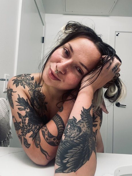 Cruella Debauchery pornstar top pic