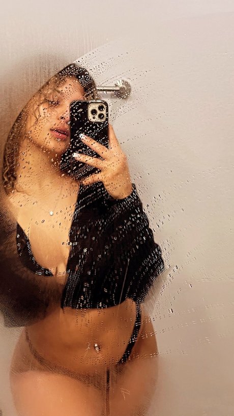 Cece Free naked model photo