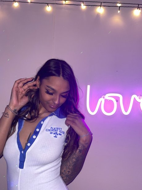 Bad Girl Kaira pornstar naked photos