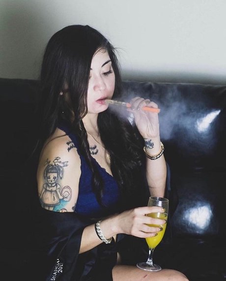 BhadGal Rhe actress pics