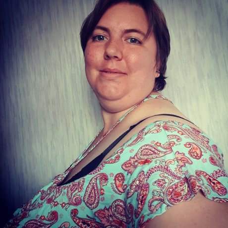 Beccles Cake naked model photo