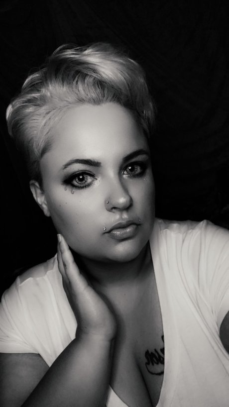 Asia Smith model naked pictures