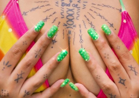 Nesian Tink model naked images