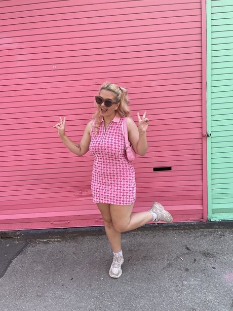 Nelly belly model sexy picture