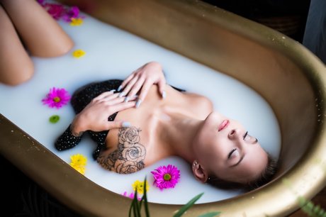 DBPERFECTTEN nudes star image