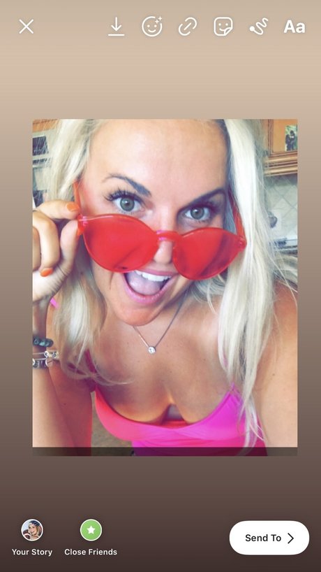 Court Does Sports nude model img