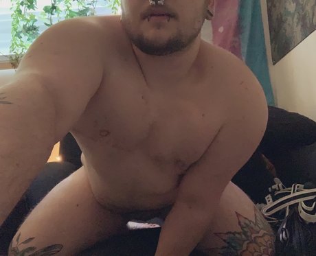 Caine model exclusive pictures