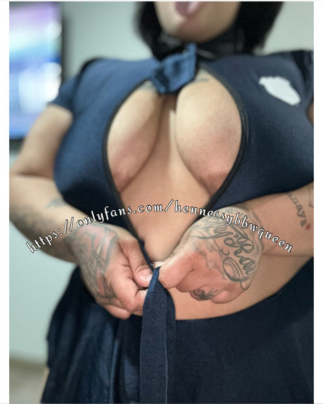 HennessyBbwQueen pornstar nudes pics