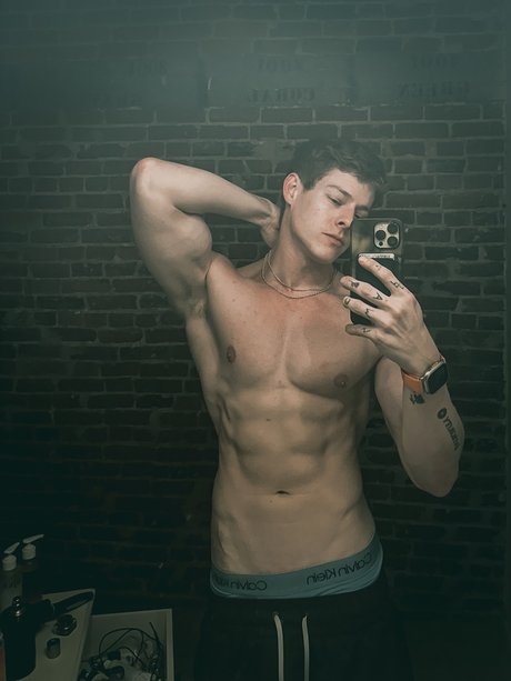 Nick Swaf star erotic pics