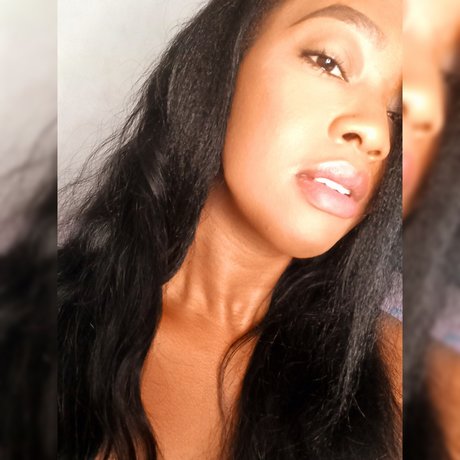 Nhia_ nude star picture