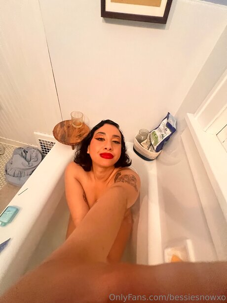 Bessie Snow nude star image