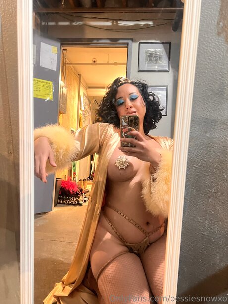 Bessie Snow pornstar exclusive pics