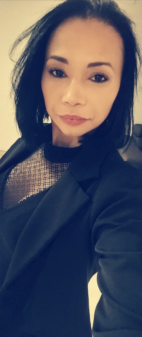 Diamante Prado exclusive model image