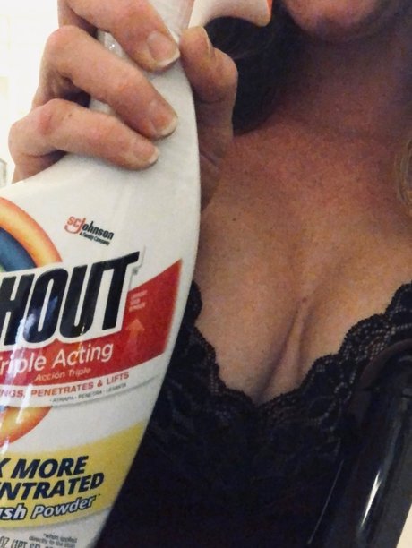 Crimson Cutie star pornographic image