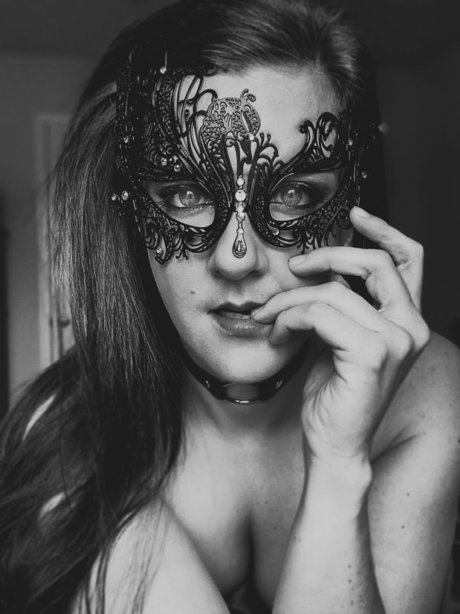 Turtle Girl nude pornstar archive