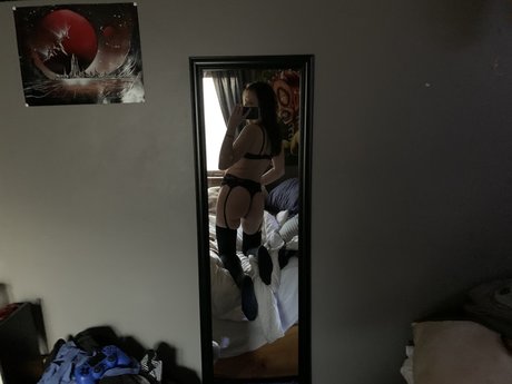 Daddys Devil model nude image