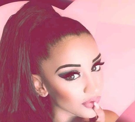 Aishaa perfect model pic