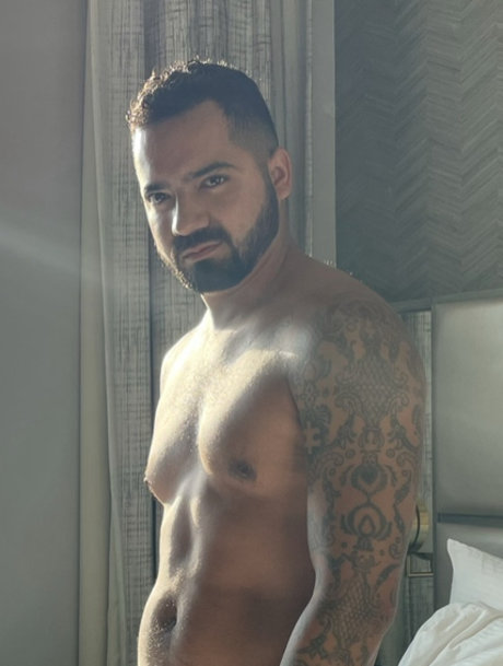 Nio H sexy actress gallery