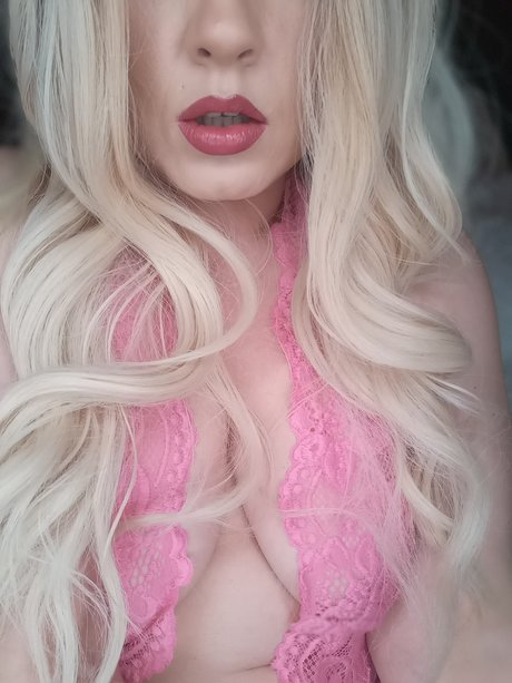 NinaRaeJonesVIP pornstar nude pics